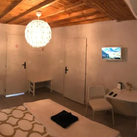 Pause Nature Avec Salle De Bain Privative, Entrée Indépendante Et Arrivée Autonome Sorbais